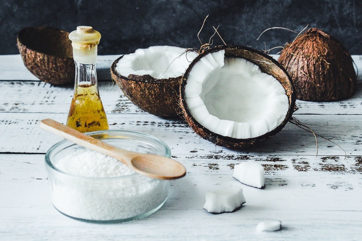 pourquoi-et-comment-utiliser-lhuile-de-coco-pour-les-cheveux-stokabio-alternatives-bio-ecologique-naturelles